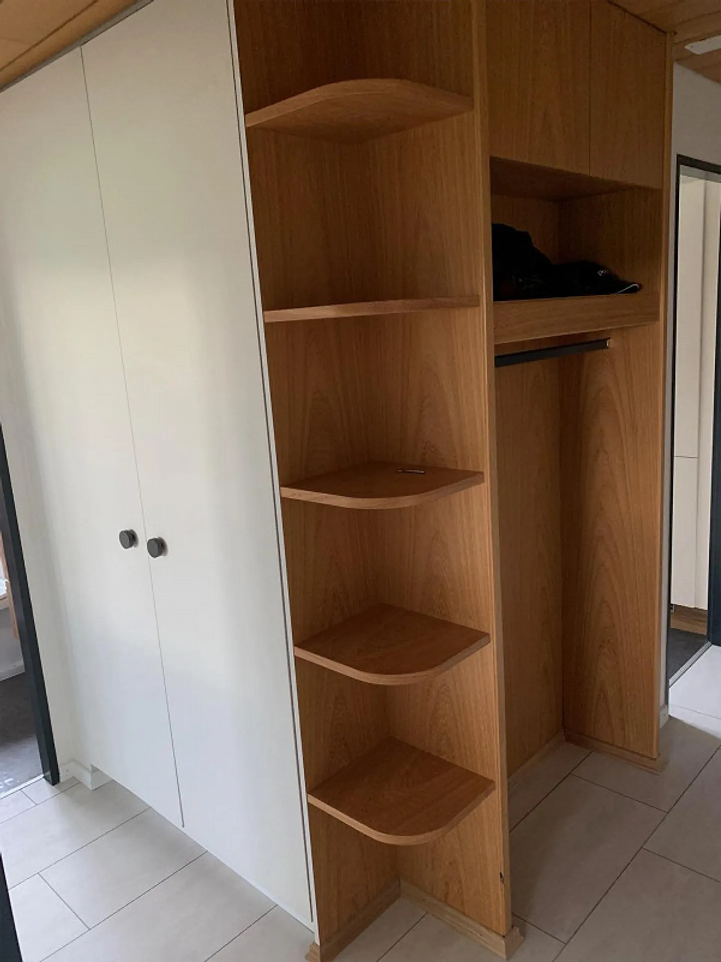 Quiet and bright 3½ room apartment with good transport connections - Photo 2 of 16