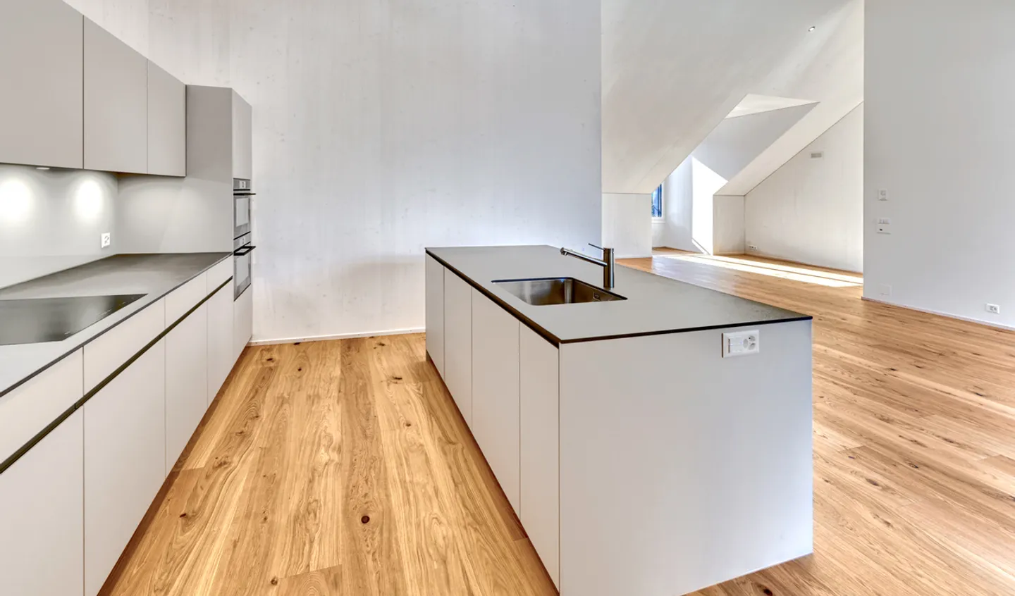Elegante 4.5-Zimmer-Dachwohnung im modernen Design - Foto 3 von 7
