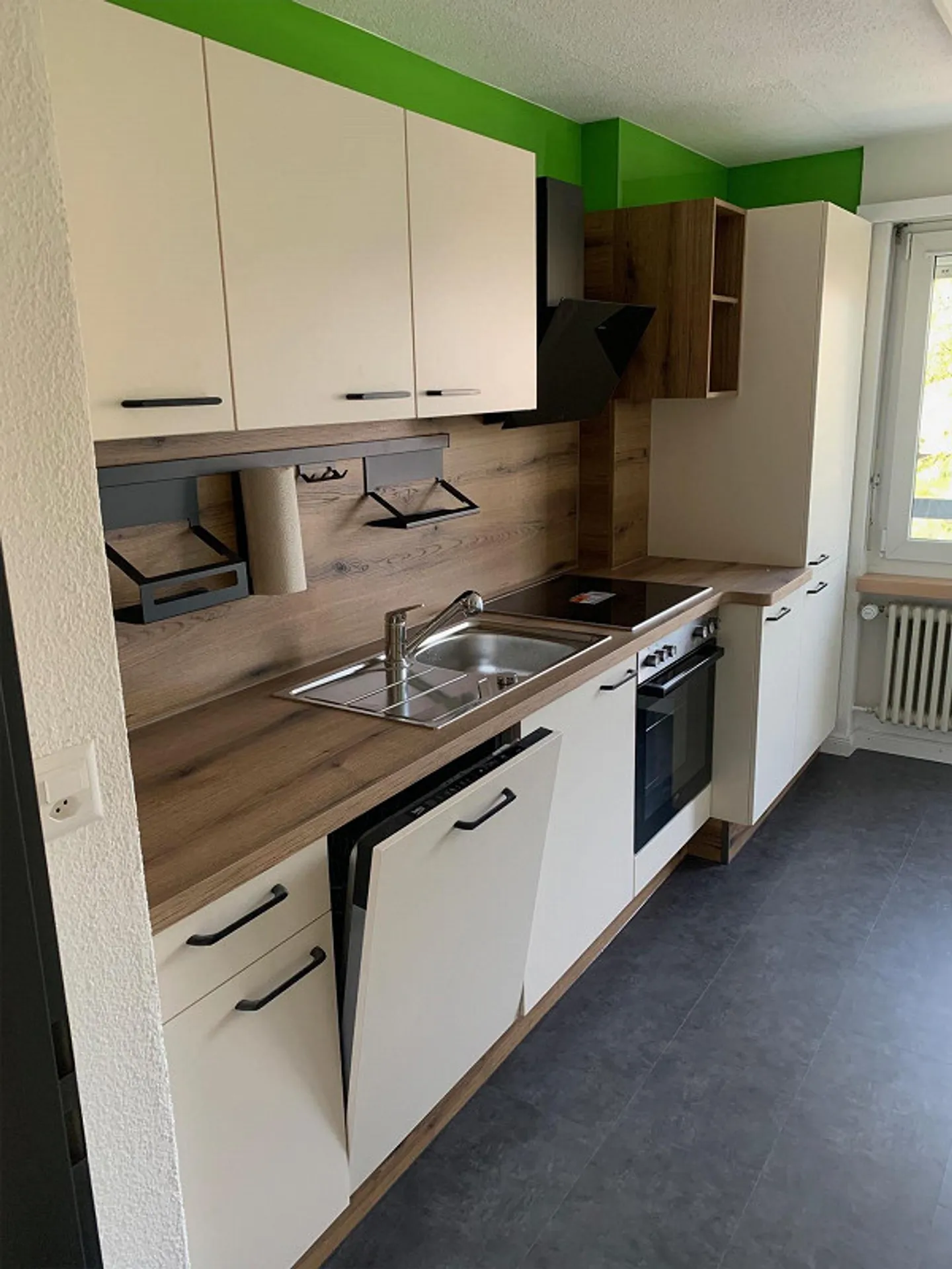 Quiet and bright 3½ room apartment with good transport connections - Photo 3 of 16