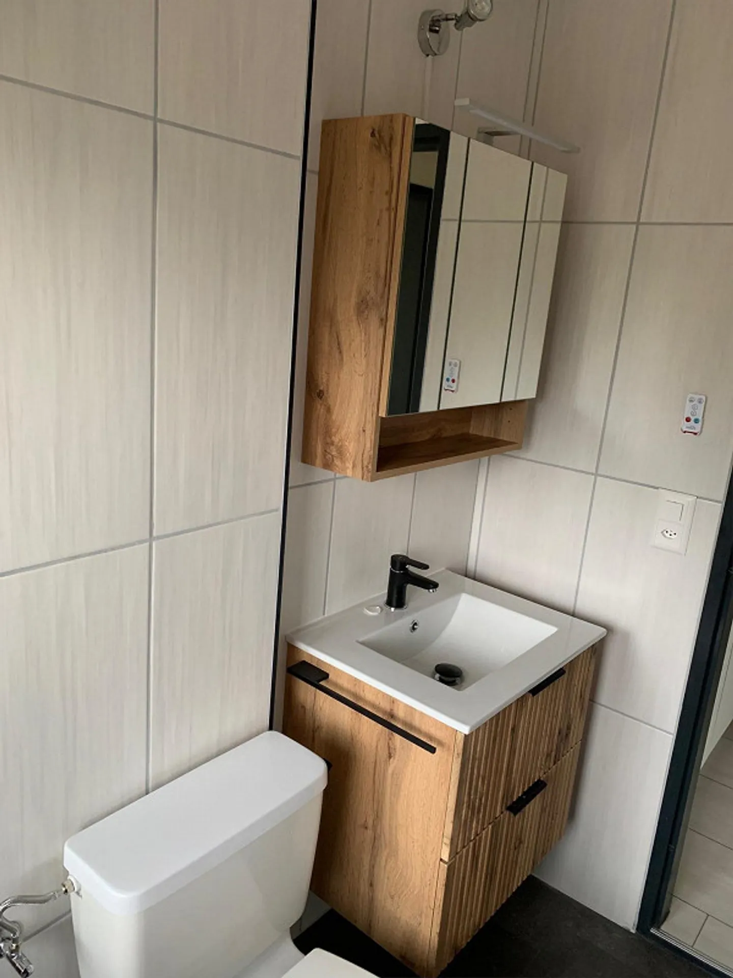Quiet and bright 3½ room apartment with good transport connections - Photo 8 of 16