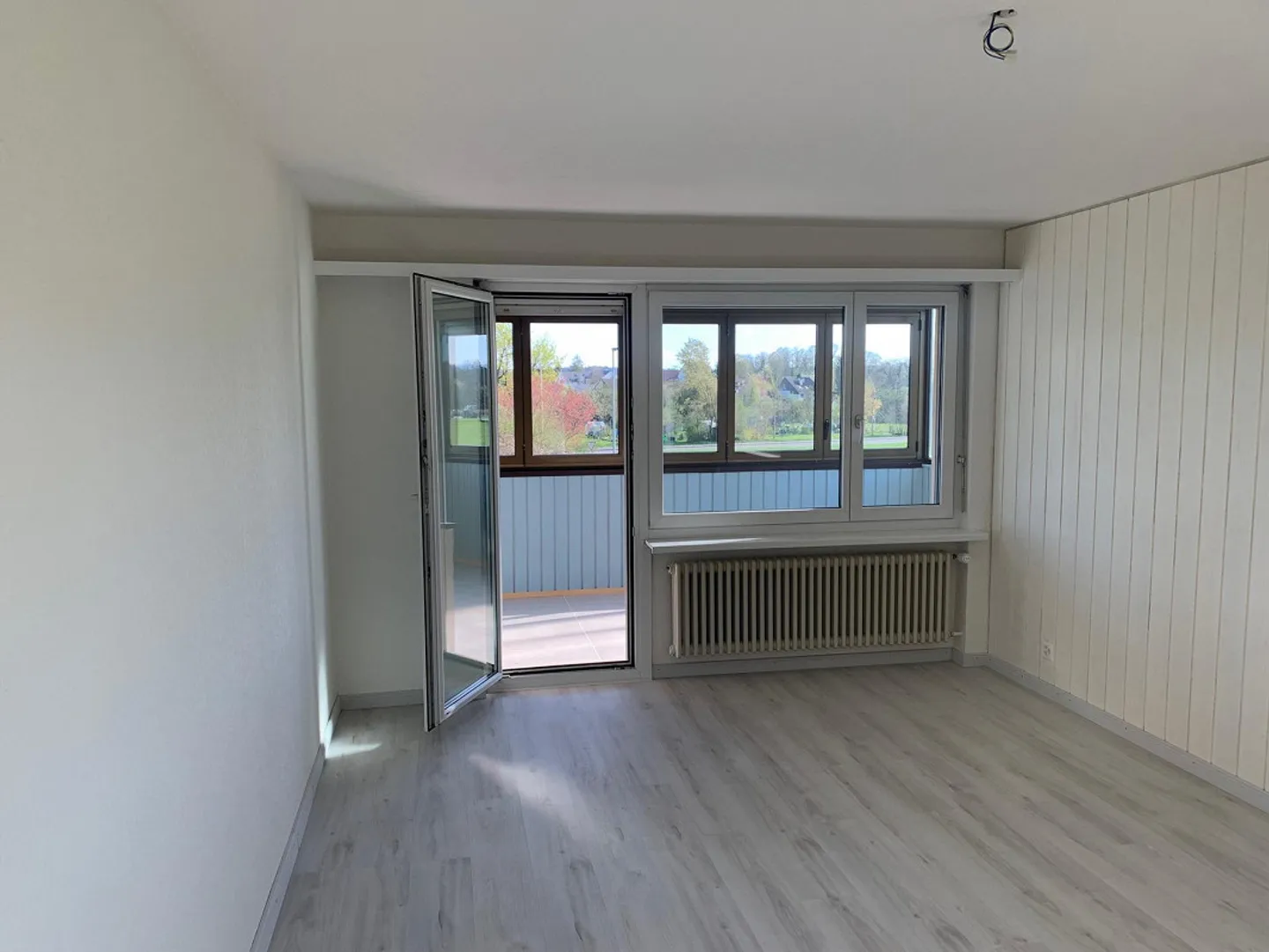 Quiet and bright 3½ room apartment with good transport connections - Photo 9 of 16