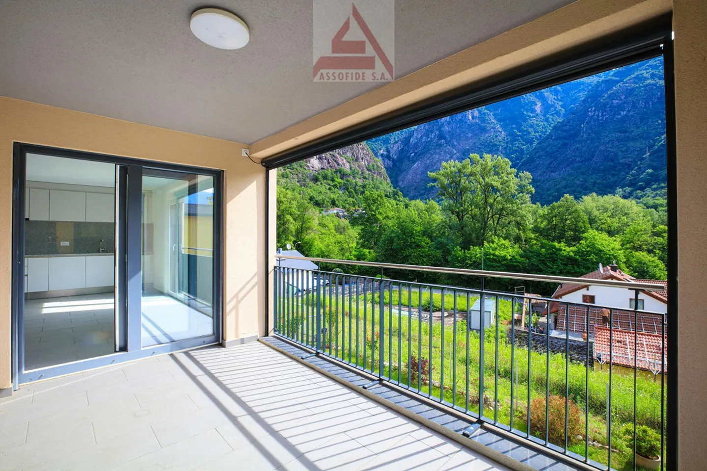 Ultimo splendido appartamento immerso nel verde / Letzte wunderschöne Wohnung im Grünen - Foto 3 di 7