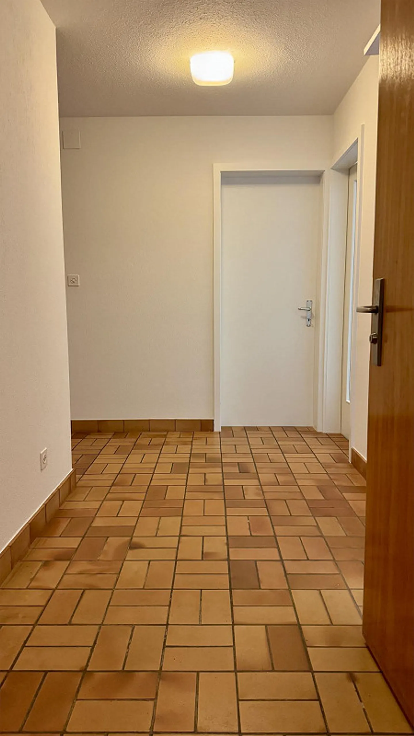 Charmante Wohnung mit Balkon - Foto 2 von 9