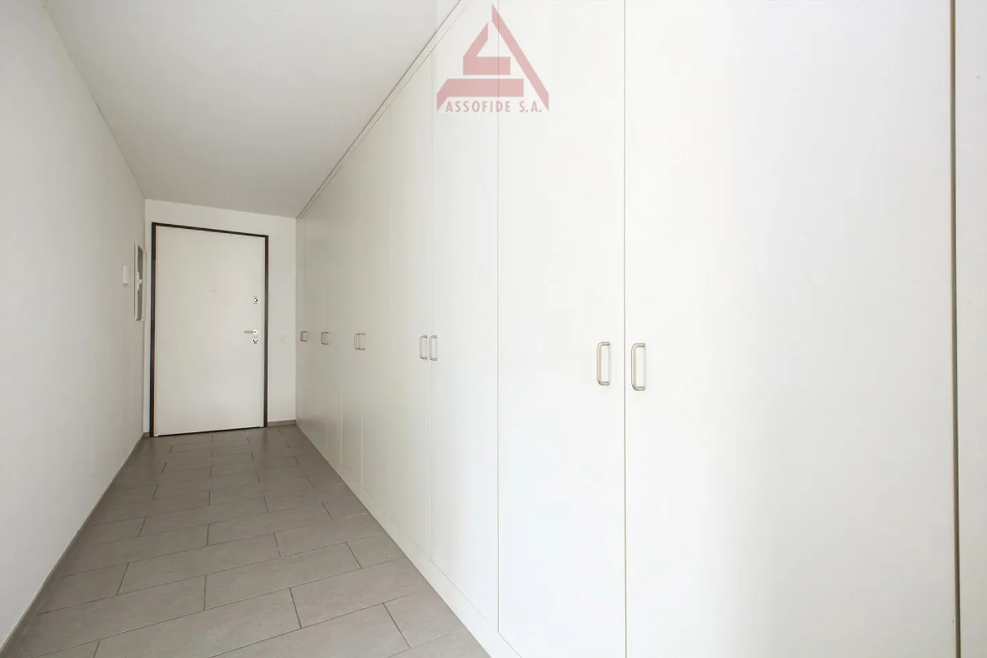 Ultimo splendido appartamento immerso nel verde / Letzte wunderschöne Wohnung im Grünen - Foto 4 di 7