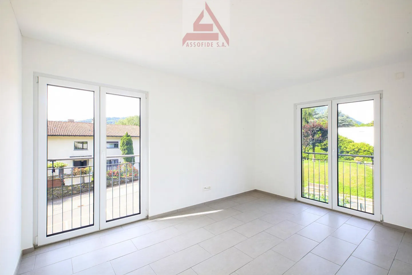 Ultimo splendido appartamento immerso nel verde / Letzte wunderschöne Wohnung im Grünen - Foto 5 di 7