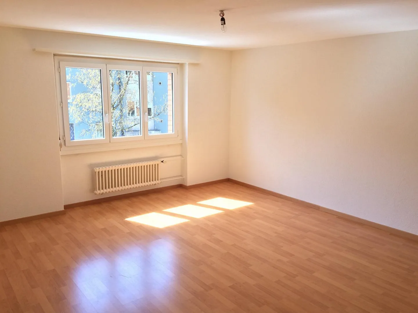 4 1/2-Zimmerwohnung Flüelerstrasse in Altdorf - Foto 2 von 6