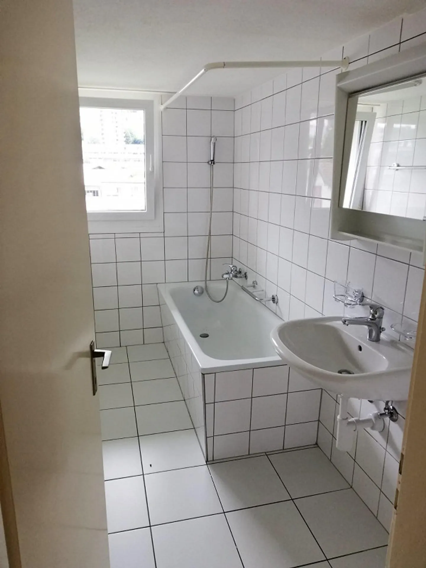 Affordable living, central: 4-room apartment St. Gallen - Photo 2 of 6