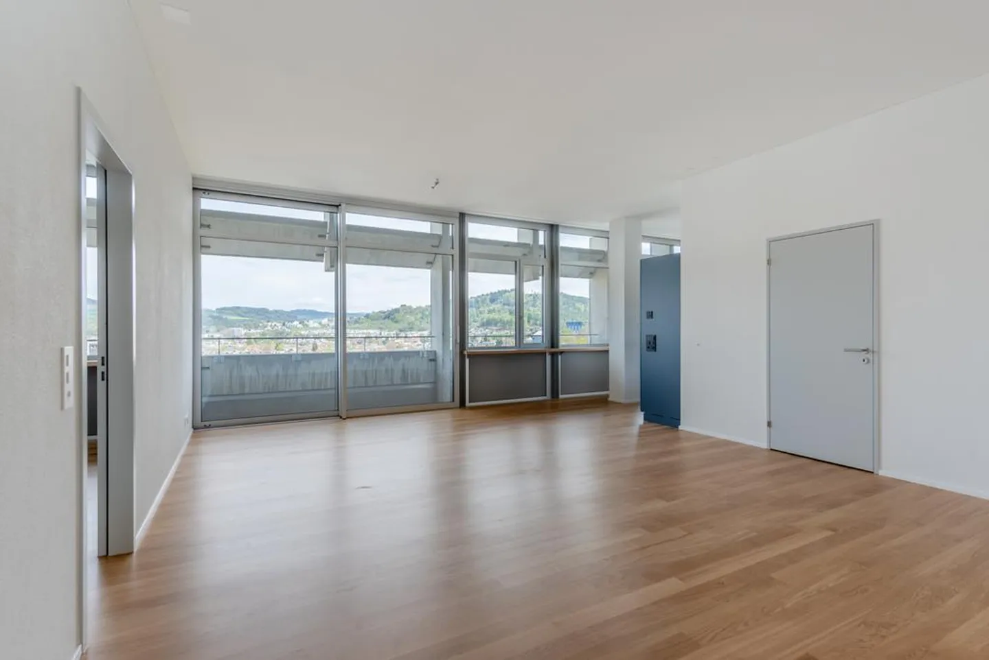 PRIMA UTILIZZO - Vivere con vista nel Hochhuus di Berna - Foto 7 di 12