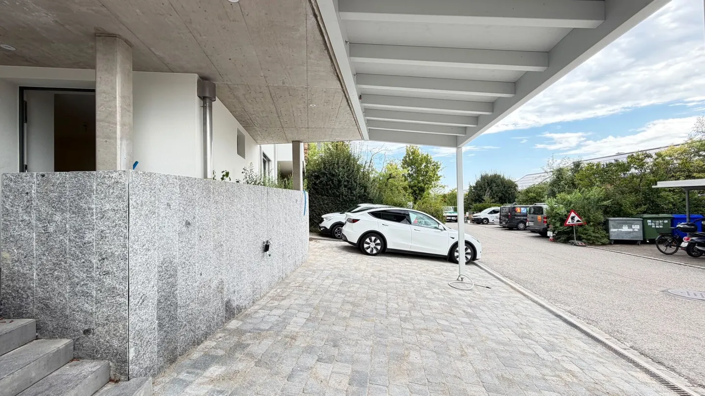 Newly renovated 3.5 and 4.5 room apartments - available separately or together in Oberwil - Photo 18 of 19