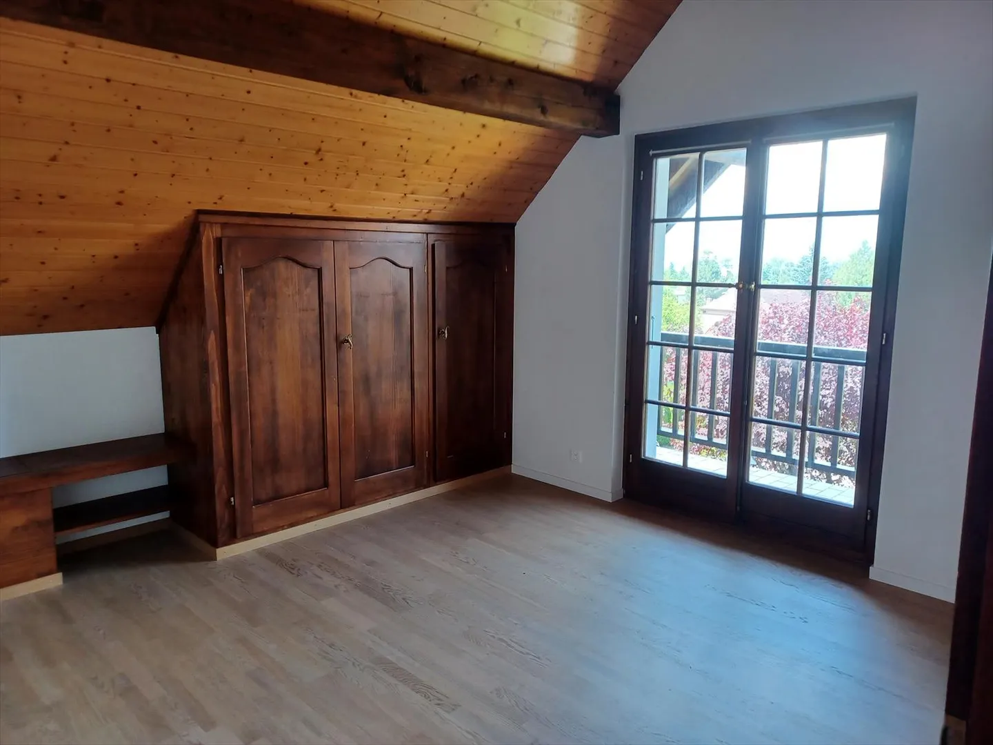 Casa bifamiliare in un'oasi verde - Foto 4 di 11