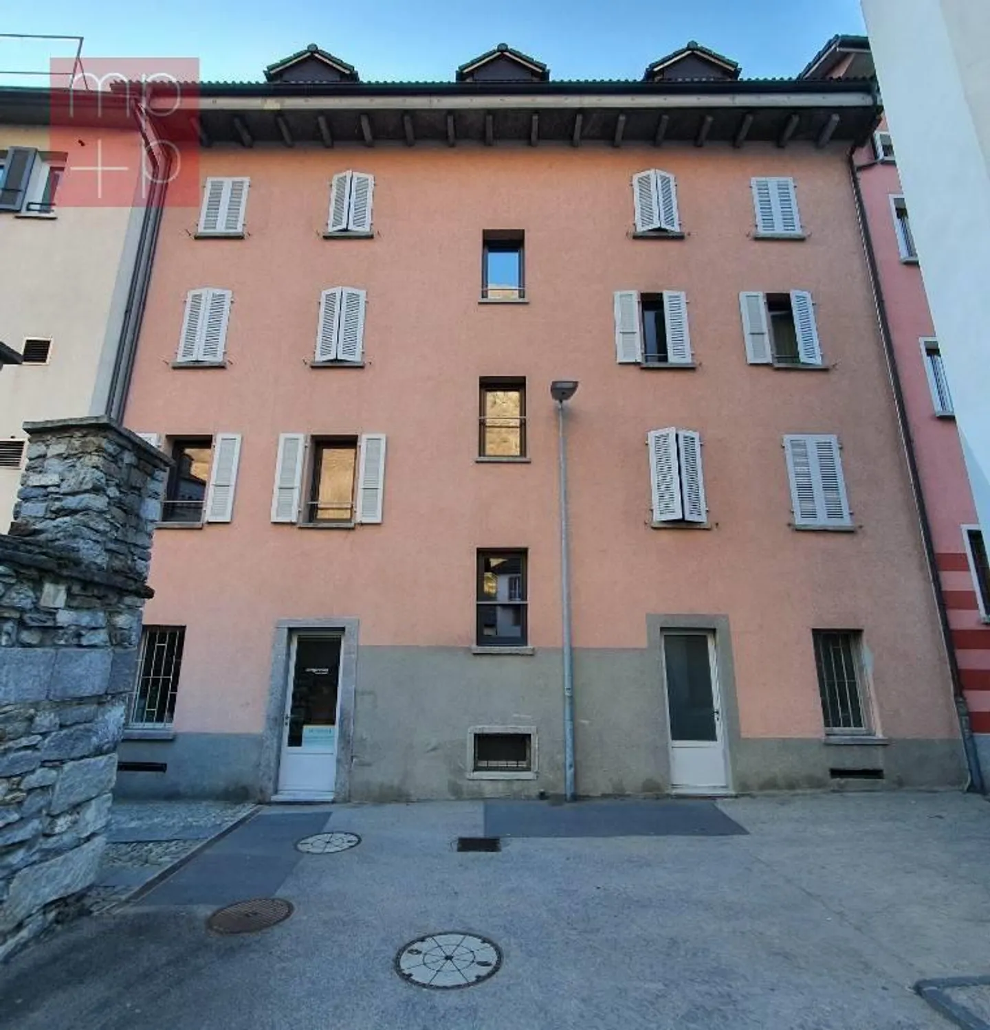 Maison plurifamiliale - Biasca - Photo 1 sur 8