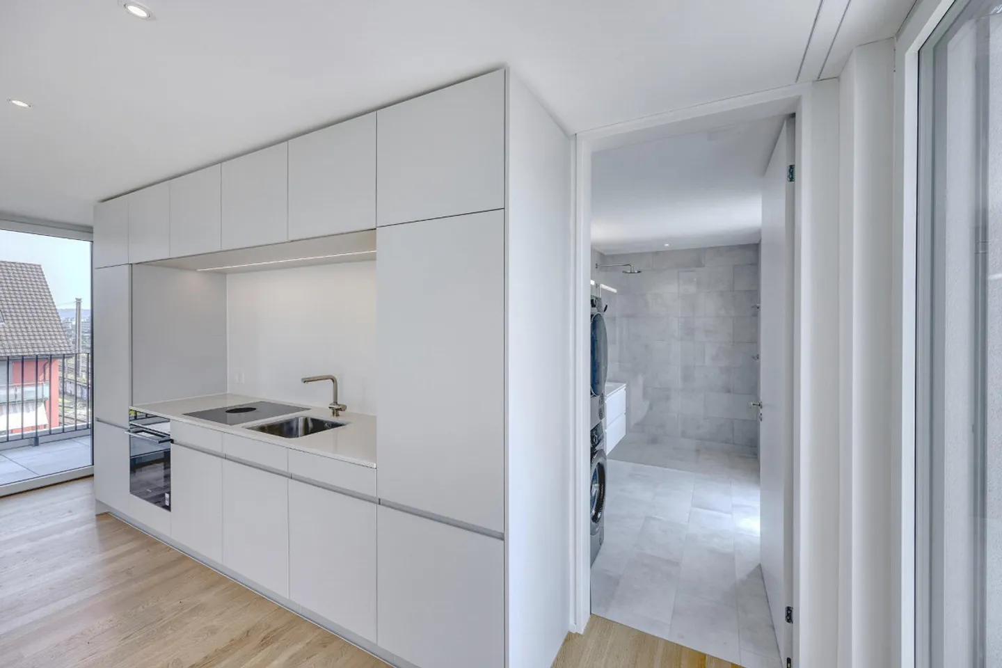 2.5 ZWG Attic - First rental, first month free living - Photo 9 of 12