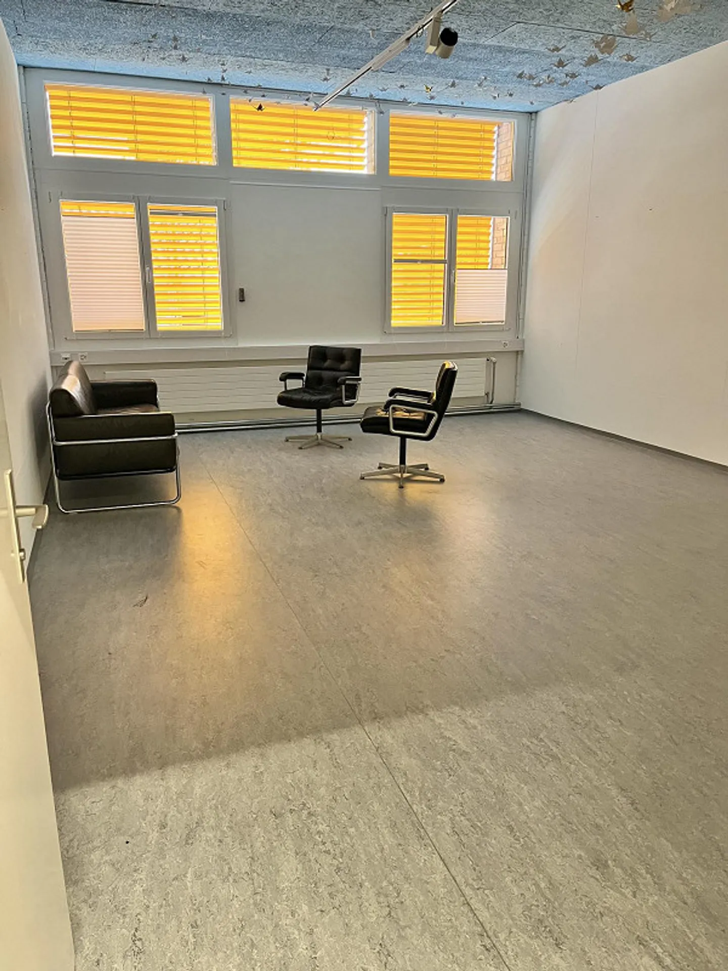 Ufficio / Studio / Atelier nel parco commerciale 35m2 - Foto 2 di 11
