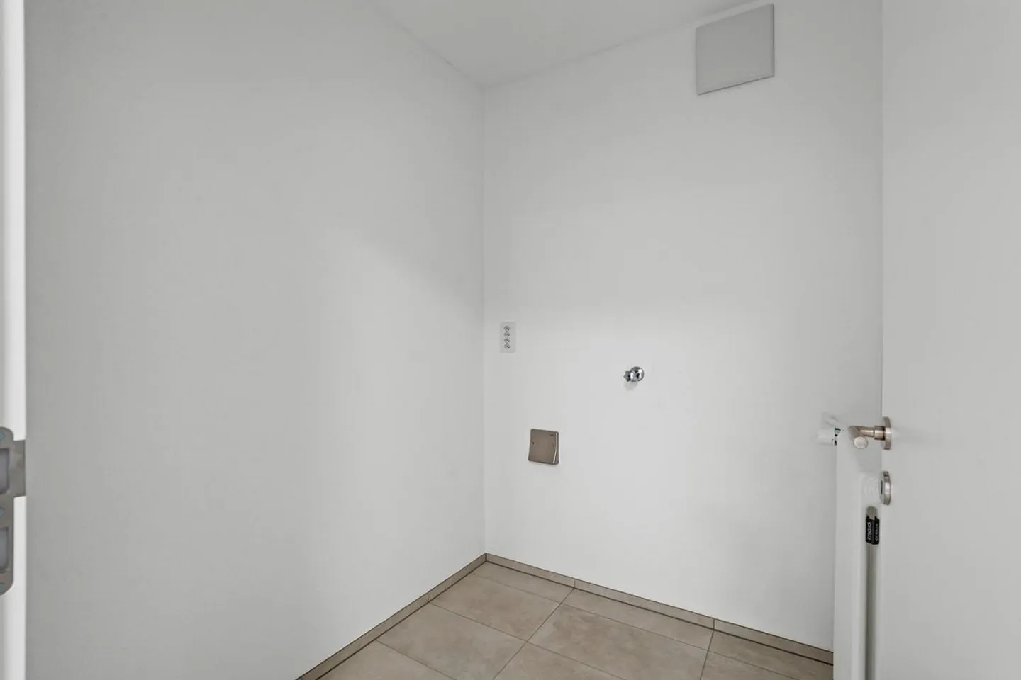 Exklusive 3.5- Zimmer-Wohnung im traditionsreichen Haus - Foto 6 von 10