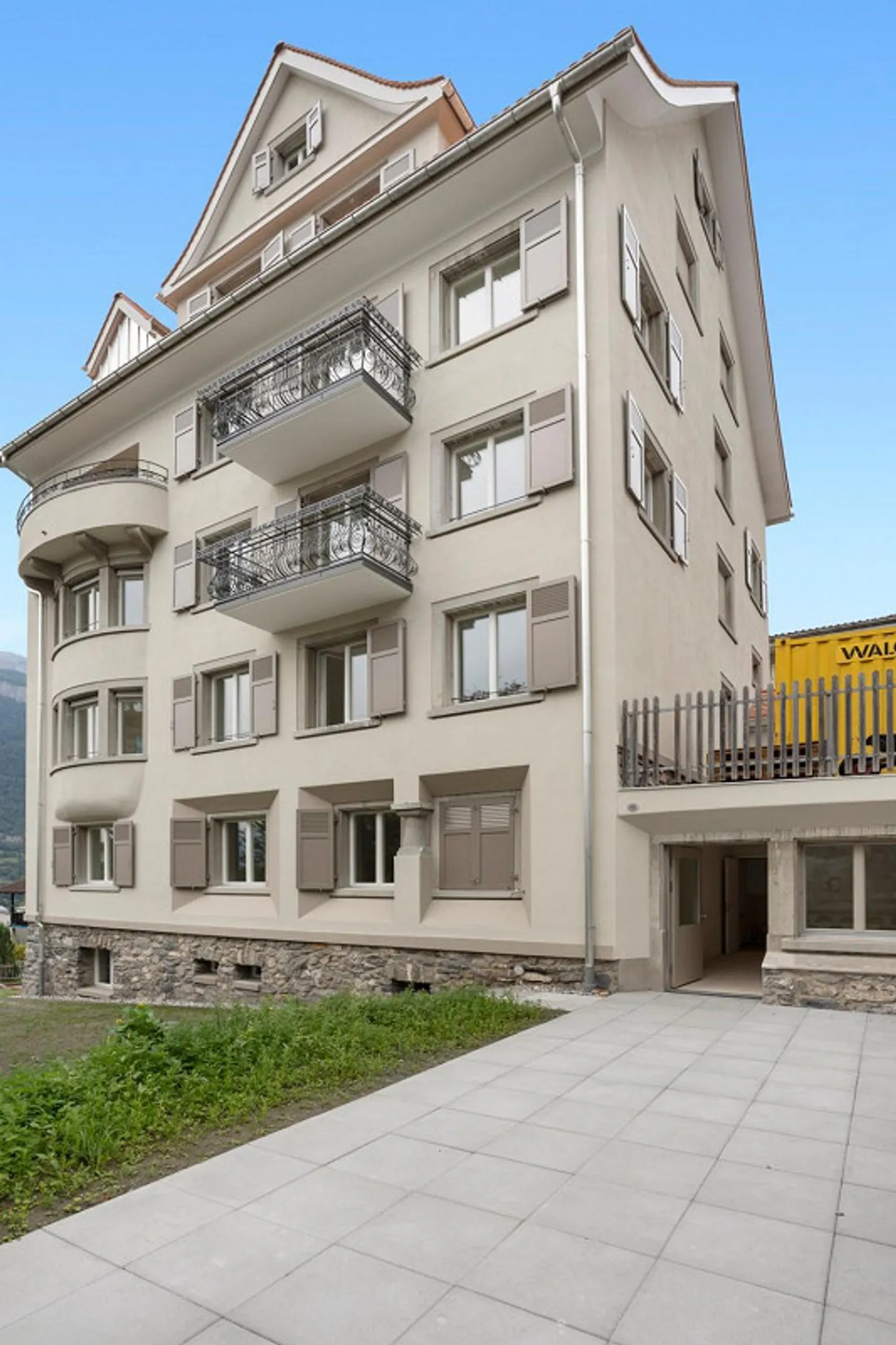 Exklusive 3.5- Zimmer-Wohnung im traditionsreichen Haus - Foto 8 von 10