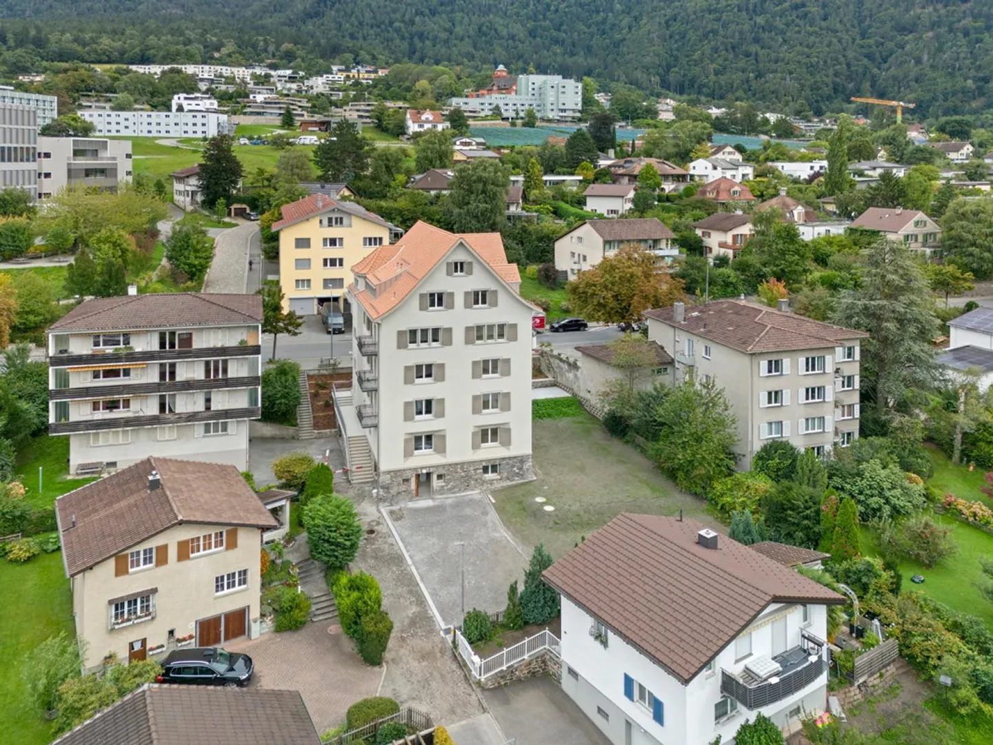 Exklusive 3.5- Zimmer-Wohnung im traditionsreichen Haus - Foto 9 von 10
