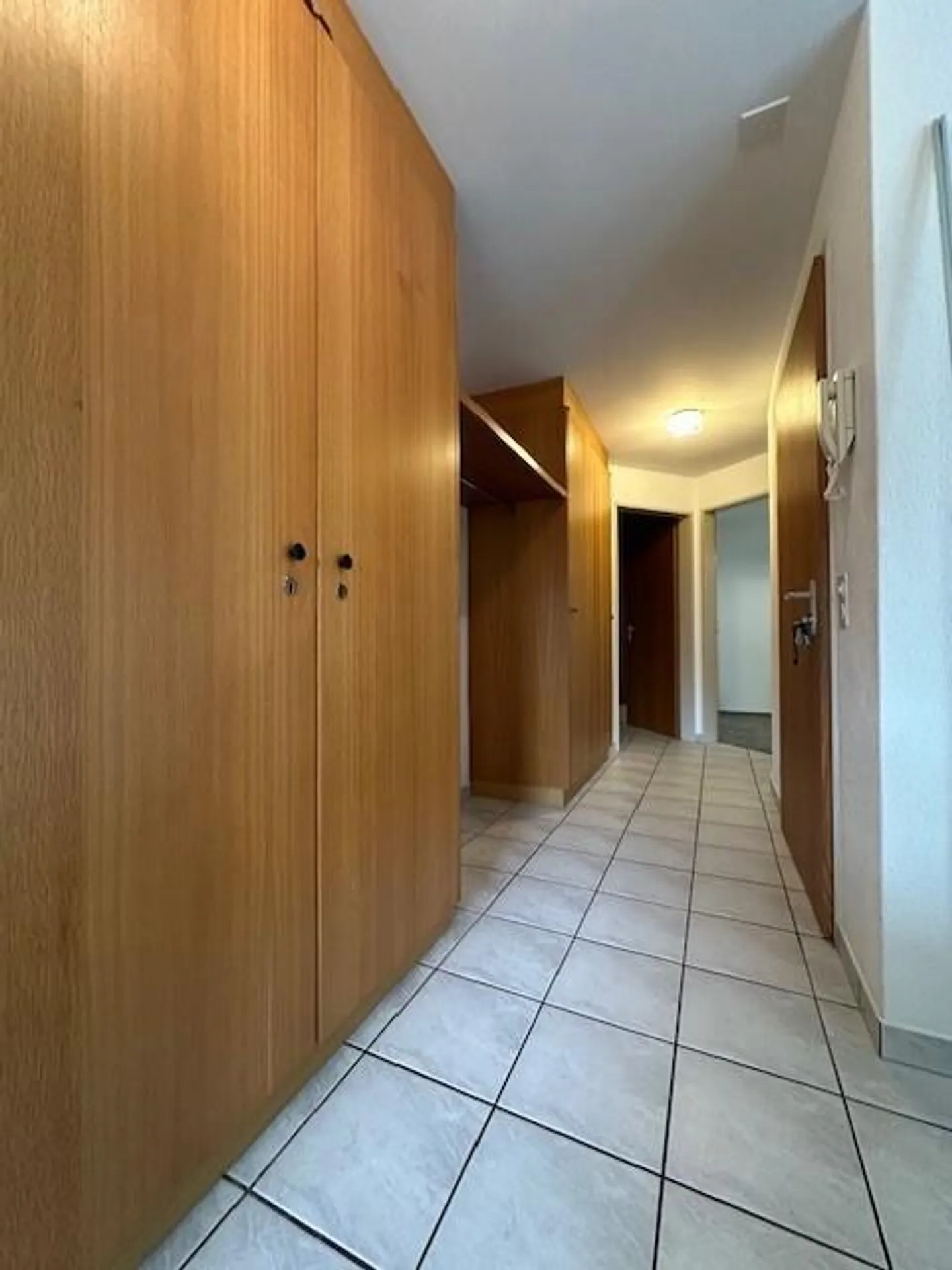 Appartement attrayant avec deux balcons - Photo 8 sur 9