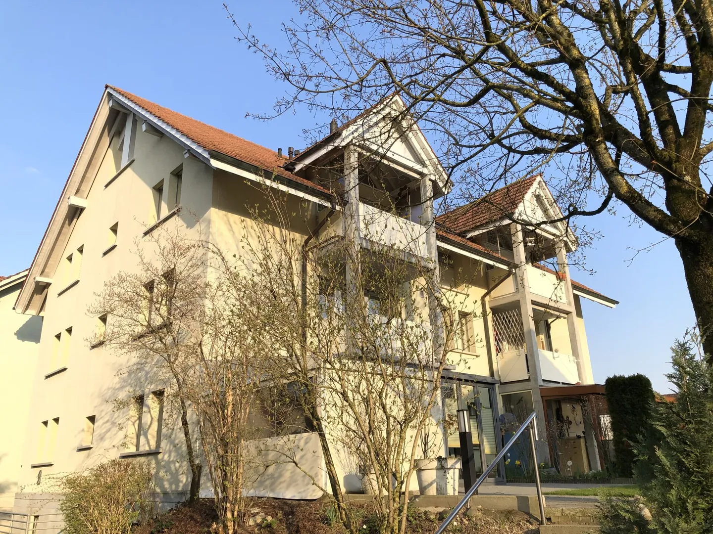 Appartamento affascinante 2.5 stanze in affitto a Oberburg! - Foto 1 di 13