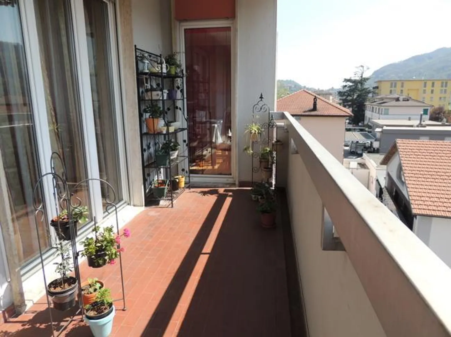 Balerna 4.5 pièces dans un emplacement central ! Appartement familial Bonne situation centrale ! - Photo 1 sur 5