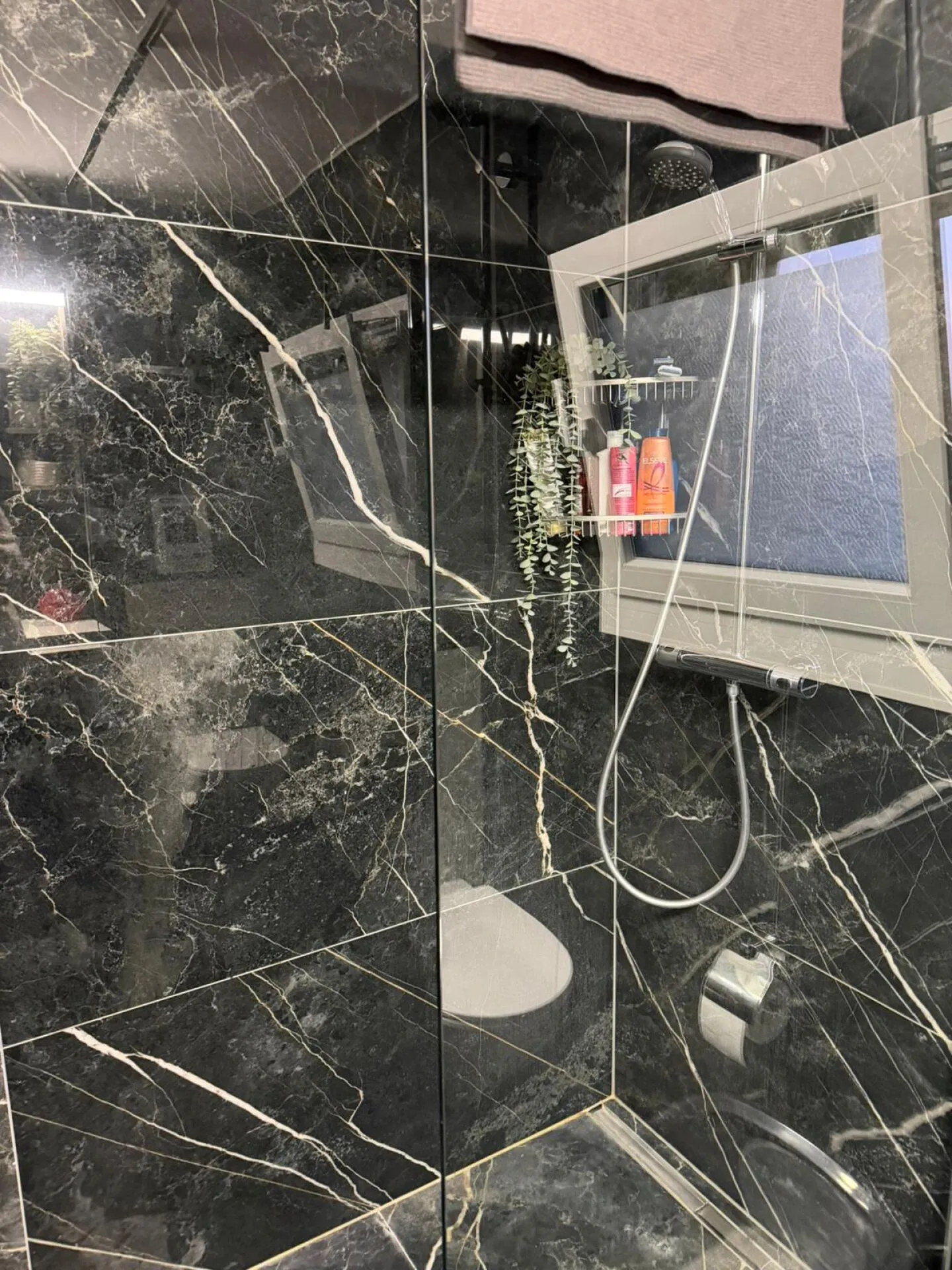 Appartamento affascinante 2.5 stanze in affitto a Oberburg! - Foto 8 di 13