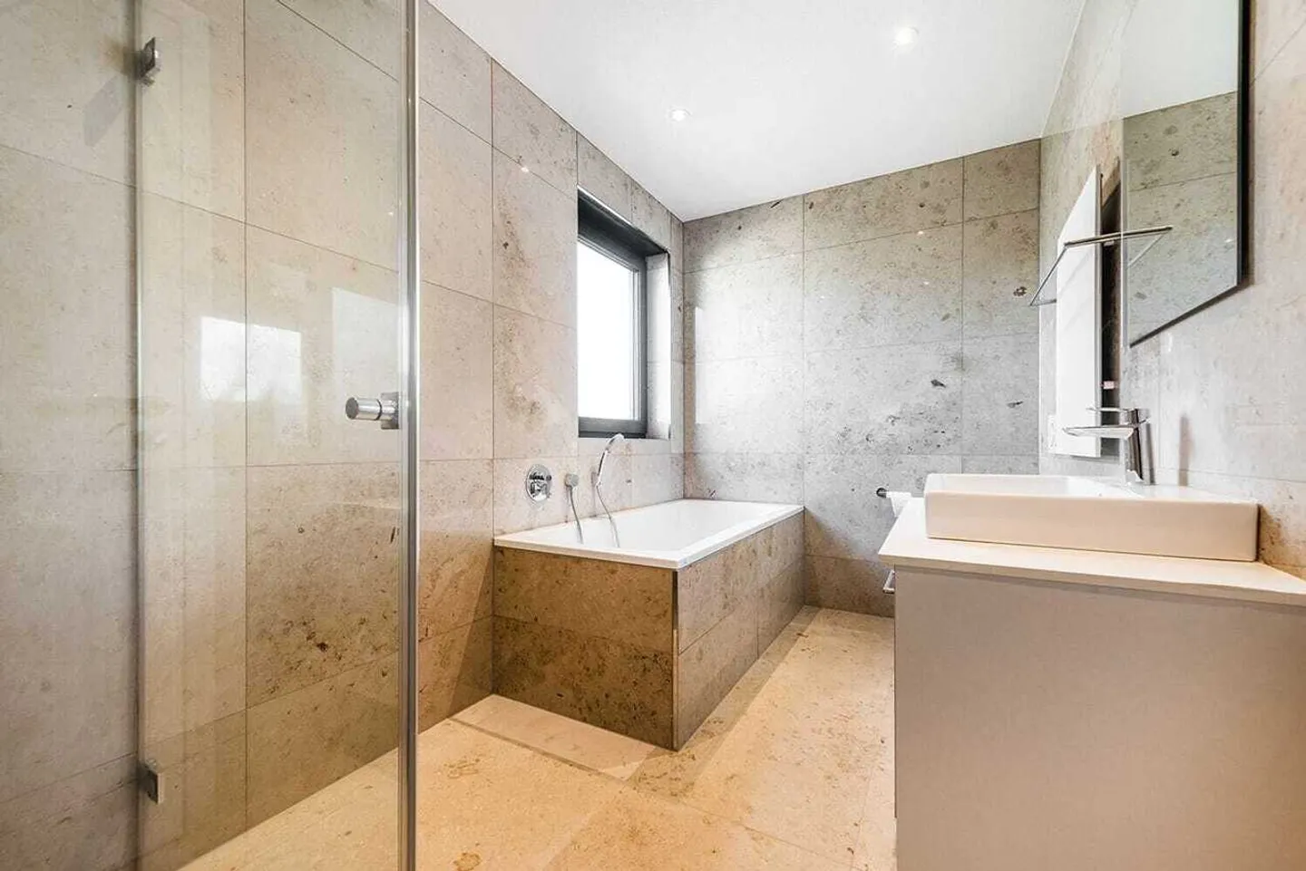 Casa bifamiliare 5.5 locali, moderna e tranquilla, Lanzenneunforn - Foto 12 di 13