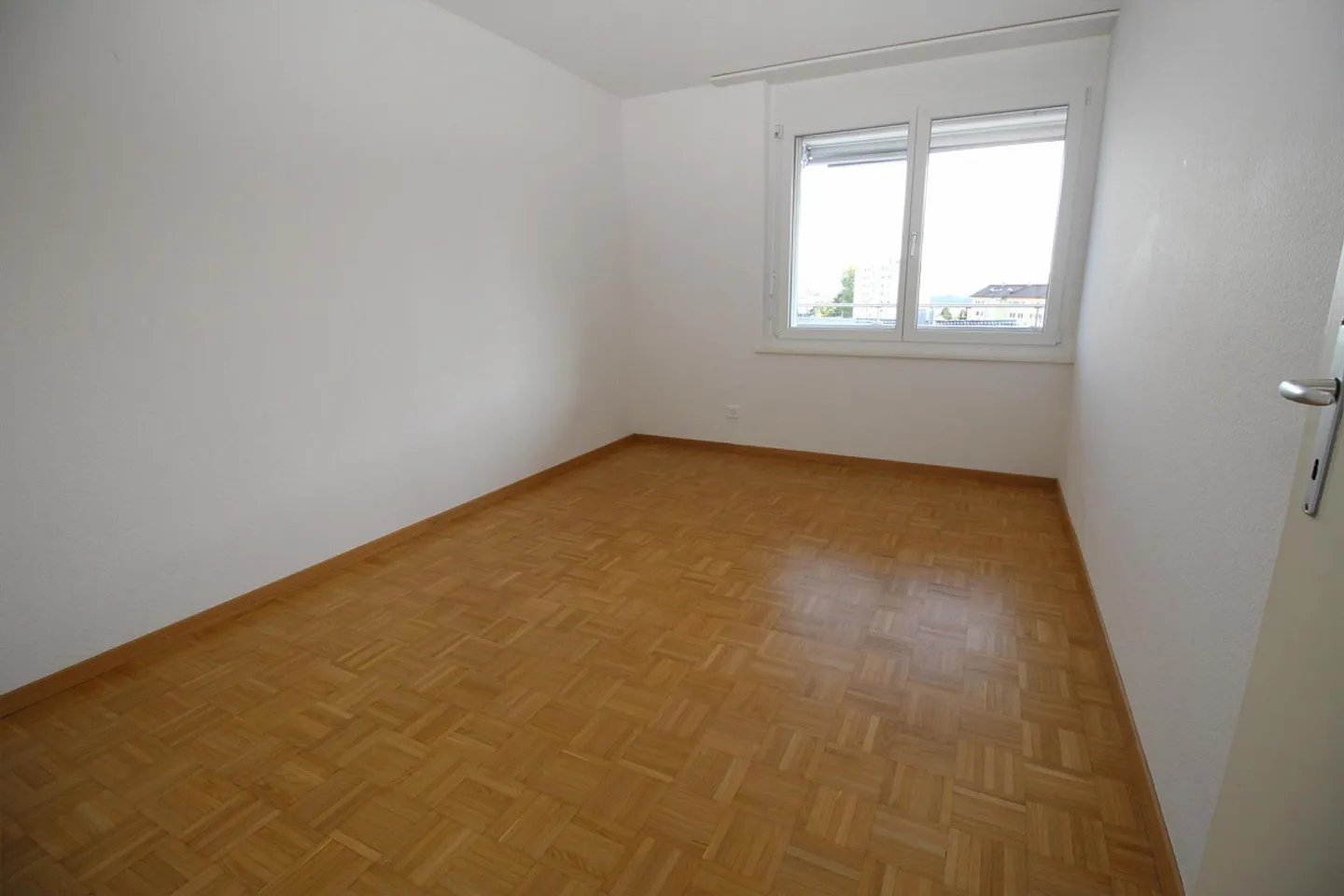 Modern 4.5 Room Apartment with a View - Photo 7 of 11