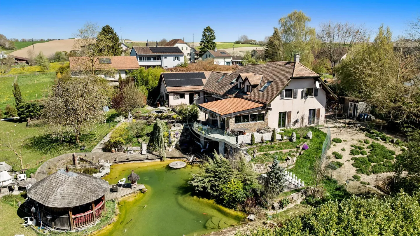 Versatile Luxury Home in Switzerland - Photo 2 of 27
