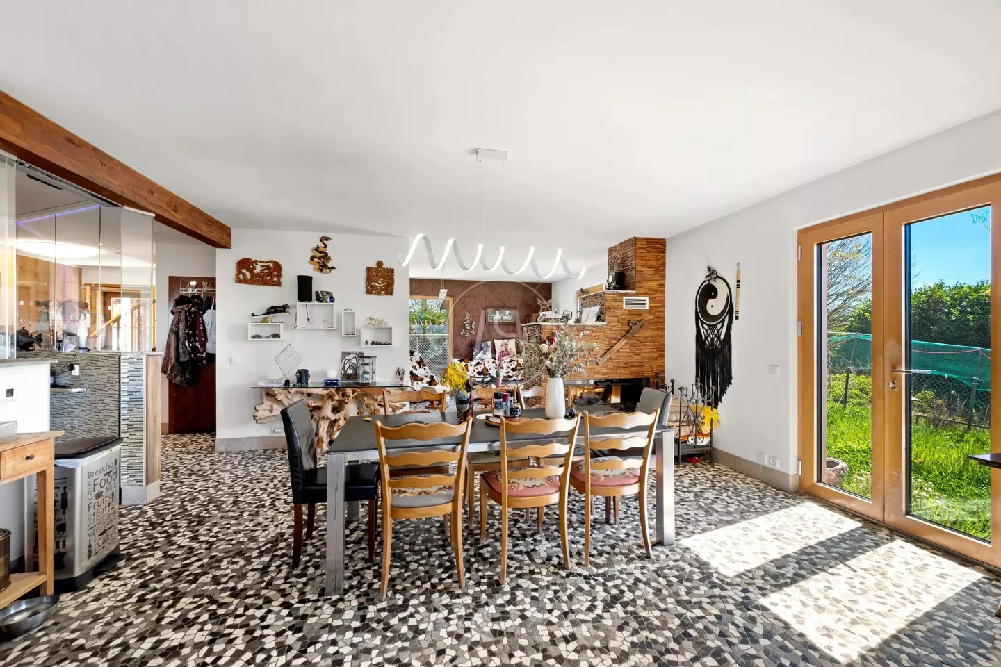 Versatile Luxury Home in Switzerland - Photo 15 of 27