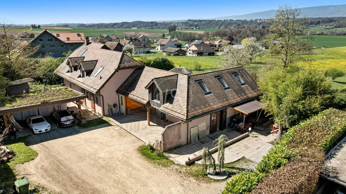 Versatile Luxury Home in Switzerland - Photo 26 of 27