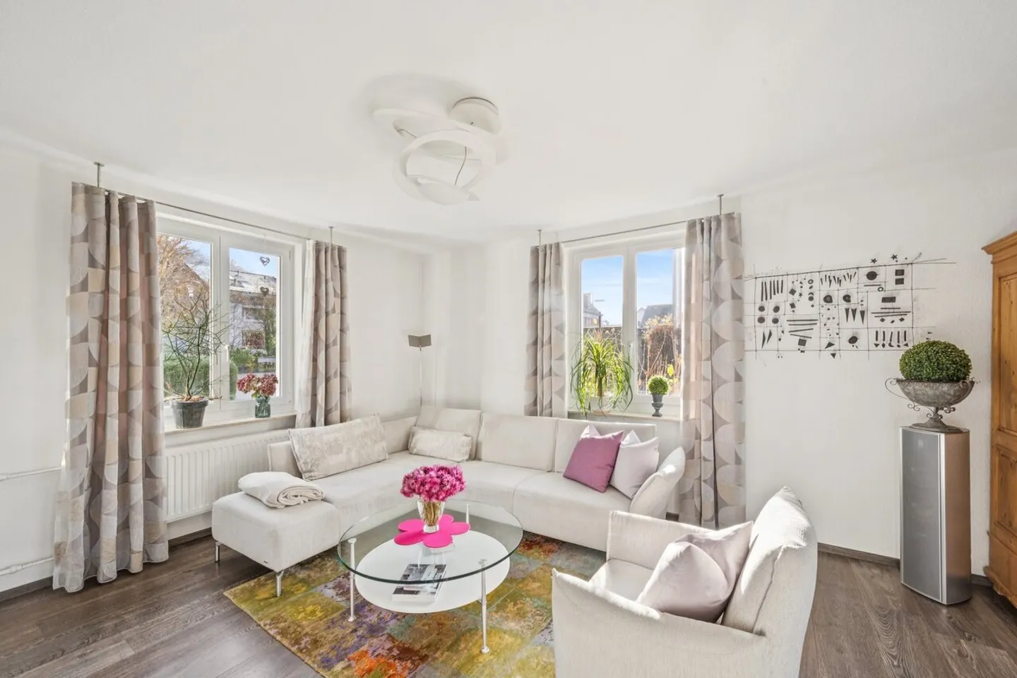 Familienfreundliches Eck-Einfamilienhaus - Foto 2 von 10