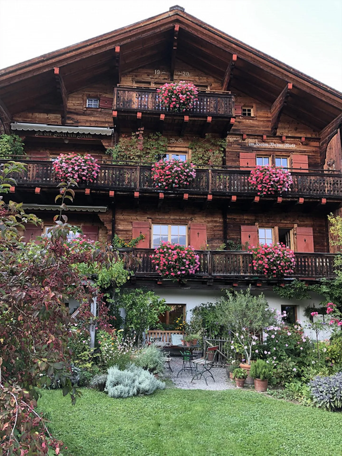 Vivere in una casa bifamiliare - Foto 2 di 21