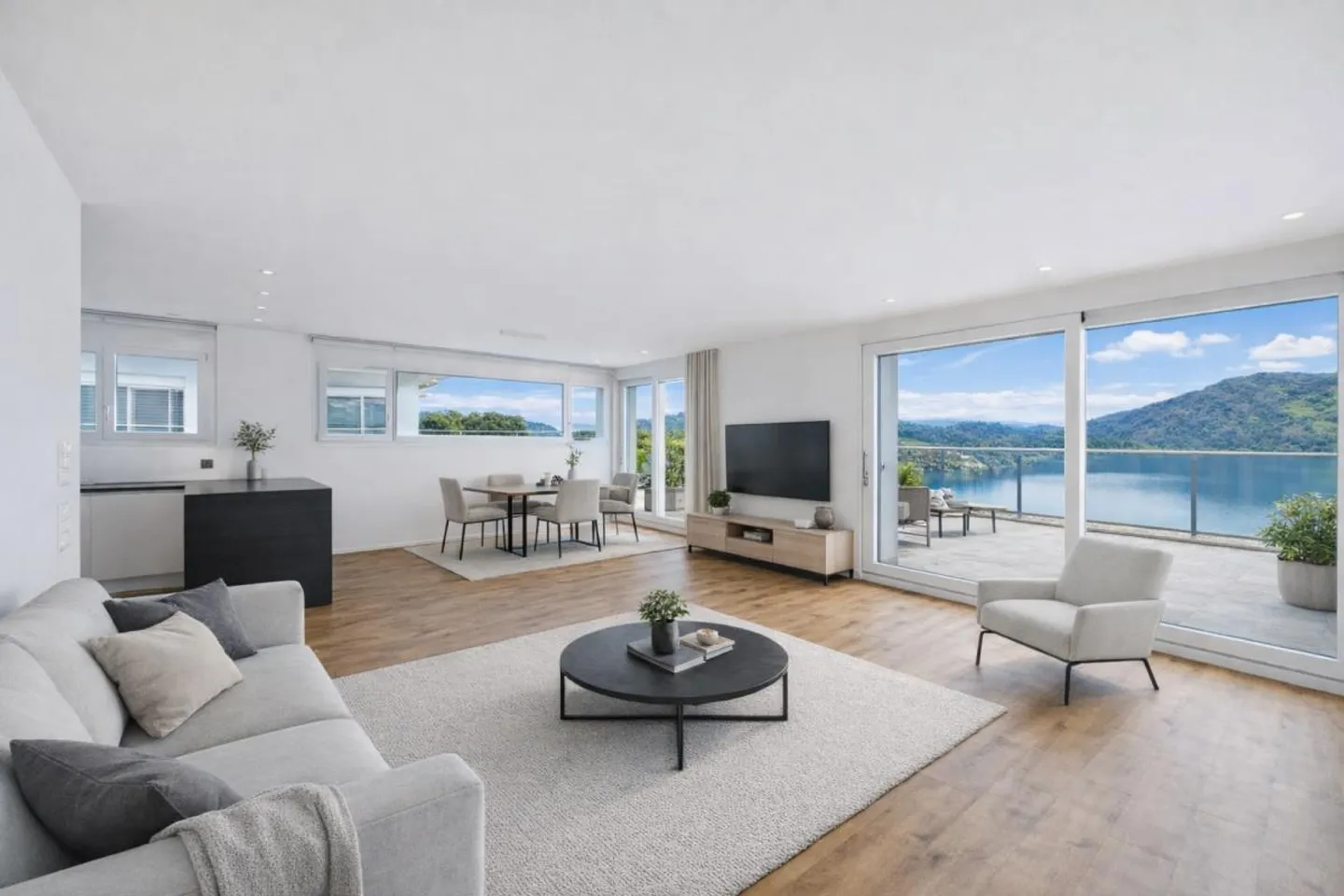 Terrassenwohnung mit Seesicht - Foto 1 von 7