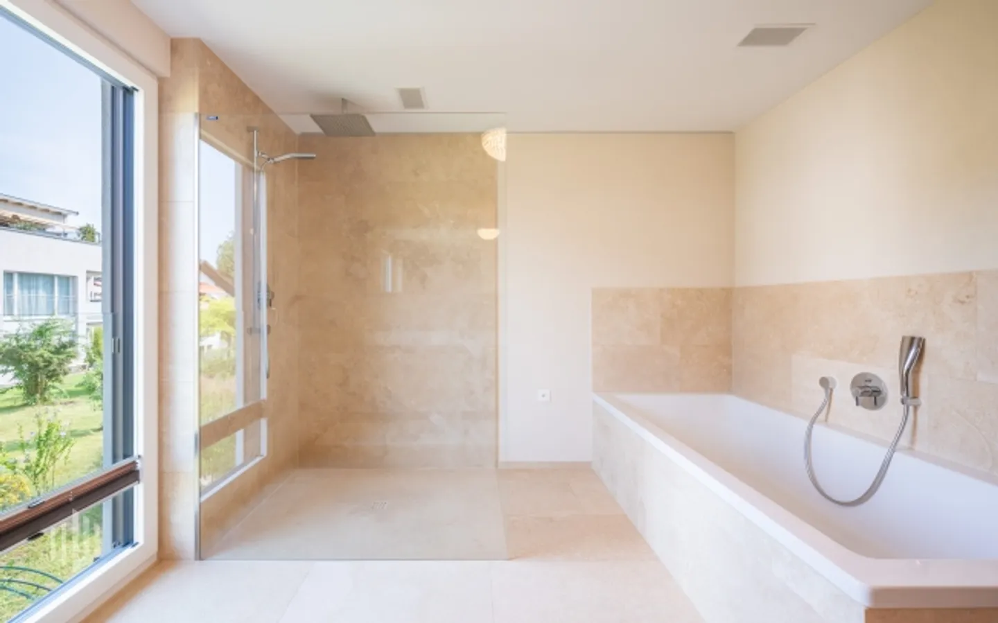 ImmoWyss - Architecture élégante avec beaucoup d'espace, de charme et de caractère - Photo 8 sur 12