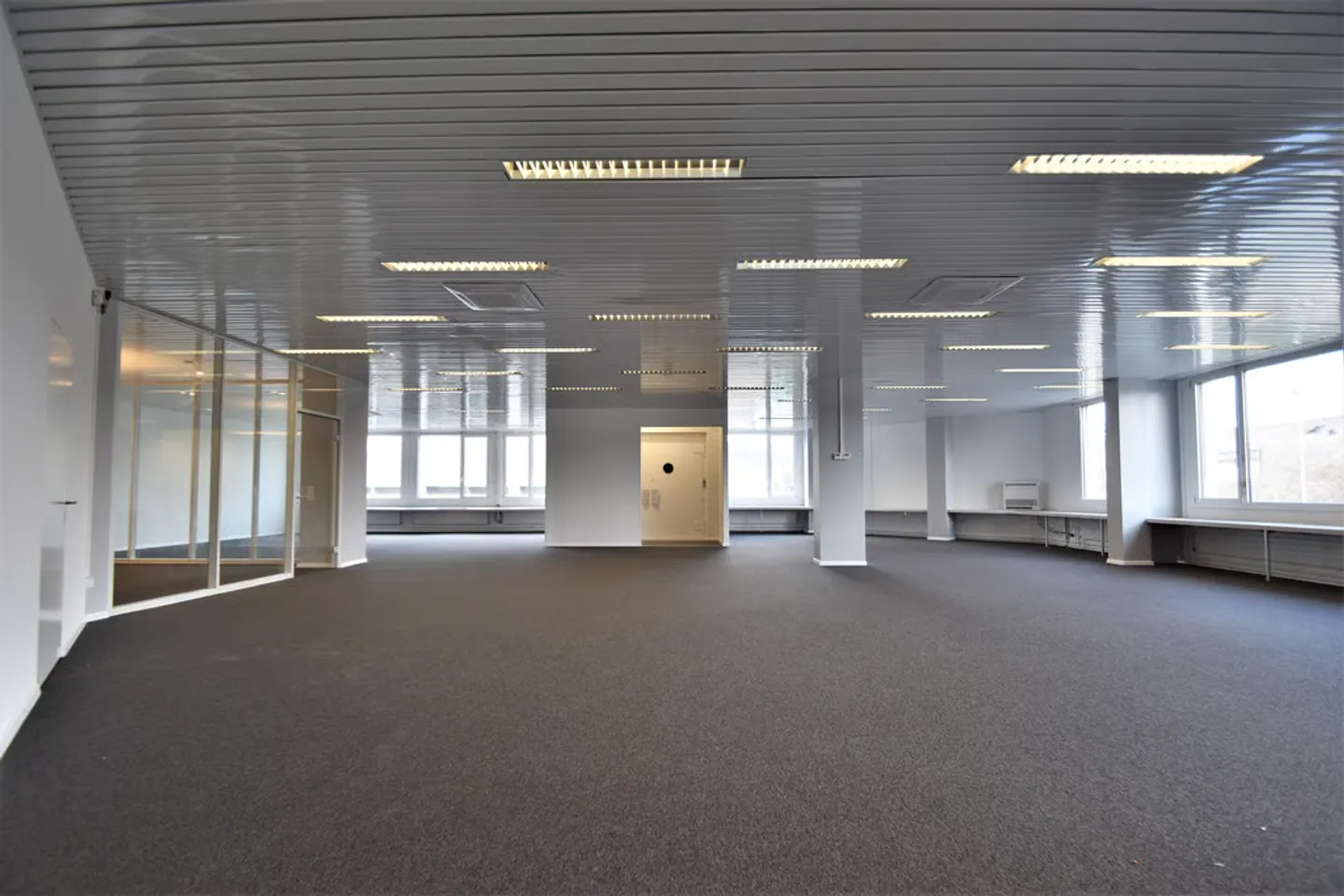 Your new business location in the heart of the Limmattal - Photo 2 of 12