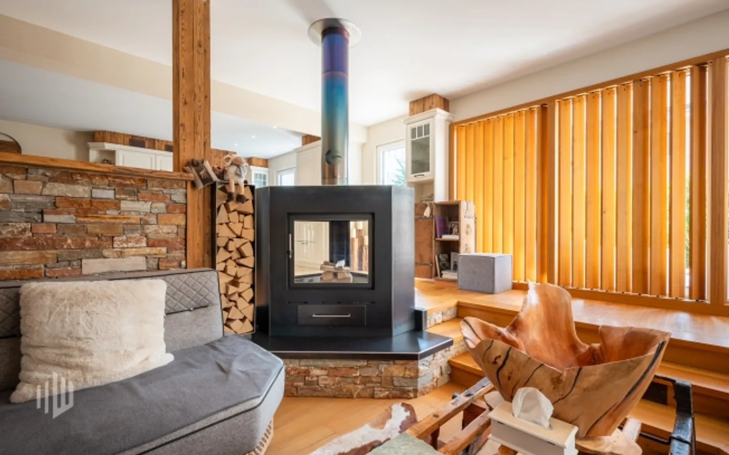 ImmoWyss - Architecture élégante avec beaucoup d'espace, de charme et de caractère - Photo 3 sur 12