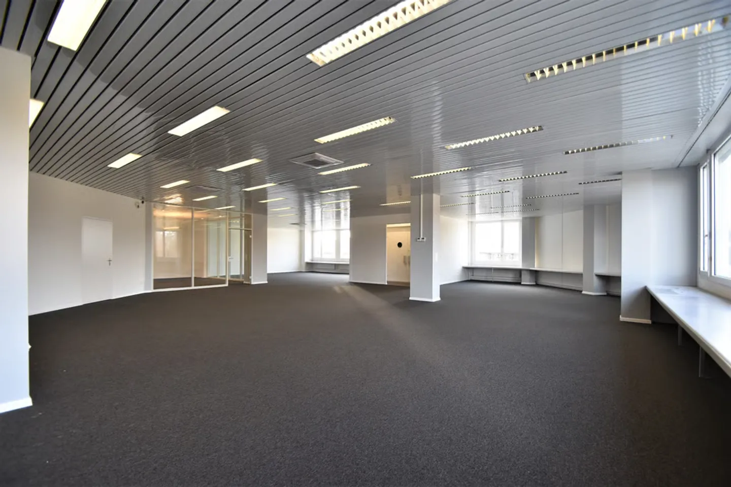Your new business location in the heart of the Limmattal - Photo 3 of 12
