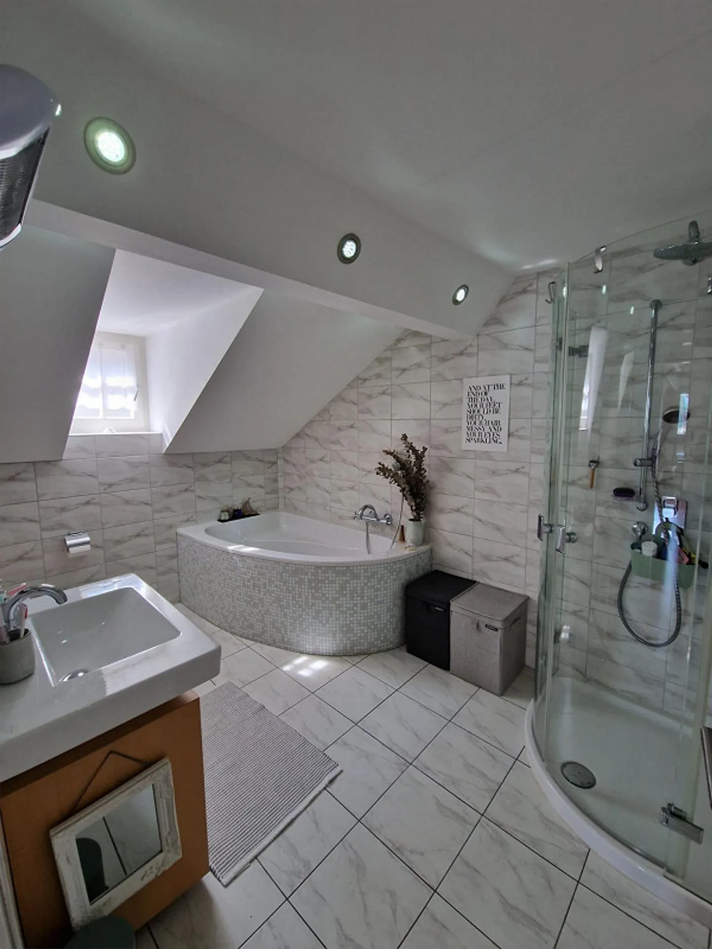 Limited rental: Beautiful and furnished attic apartment (loft) - Photo 6 of 10