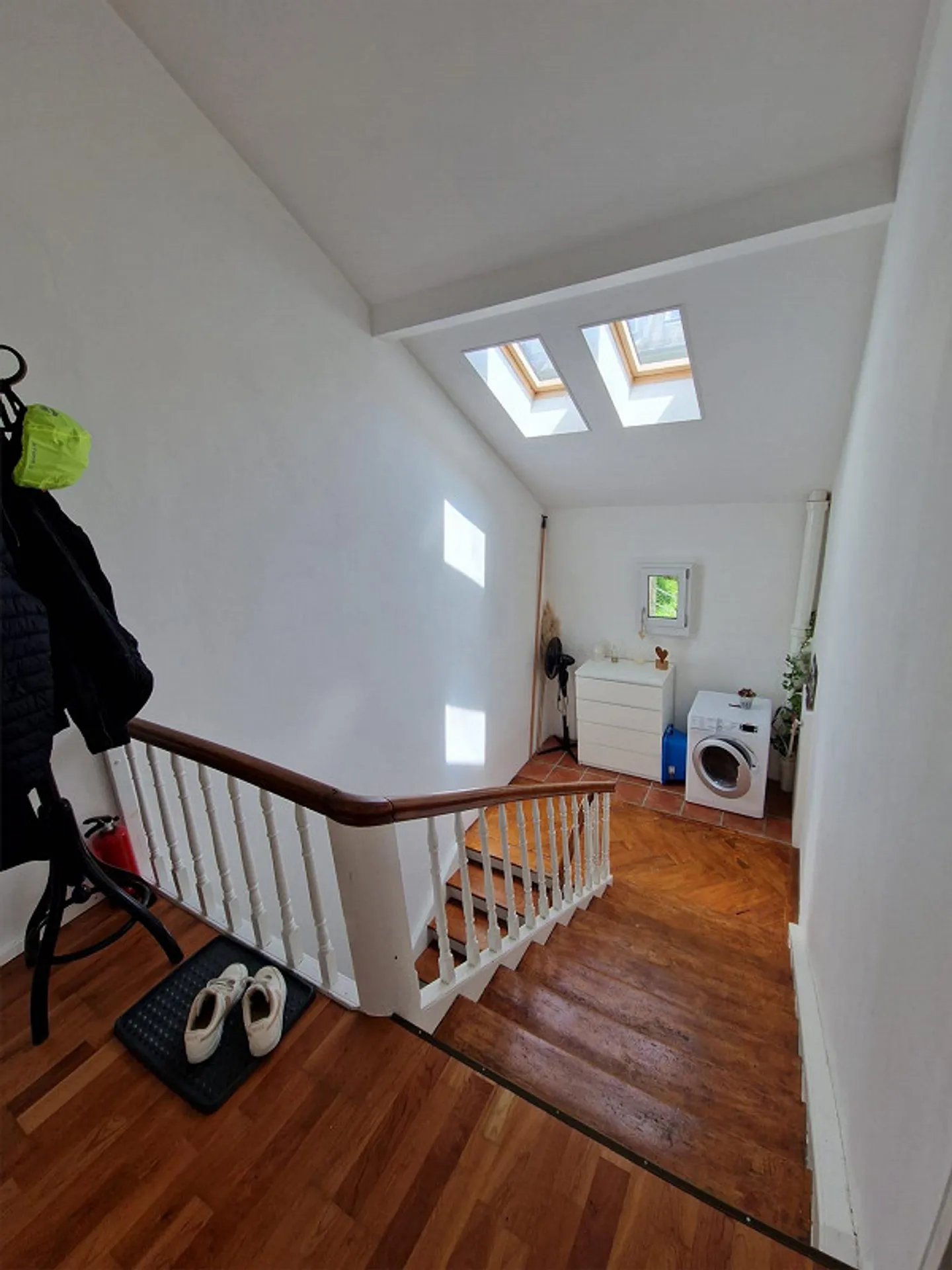 Limited rental: Beautiful and furnished attic apartment (loft) - Photo 7 of 10