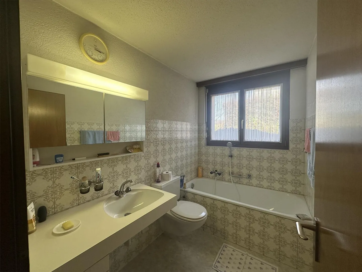 5.5-Room Single-Family House in a Quiet Location in a Preferred Neighborhood - Photo 6 of 9