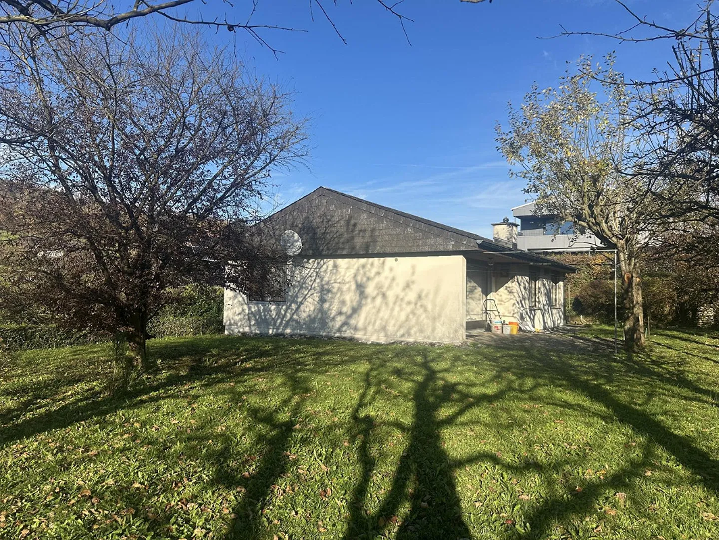 5.5-Room Single-Family House in a Quiet Location in a Preferred Neighborhood - Photo 8 of 9