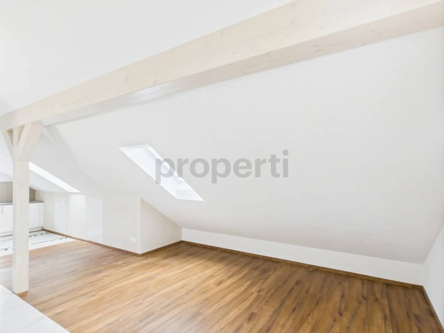 Modern 3.5-room attic apartment in Schleitheim, SG - Photo 8 of 13