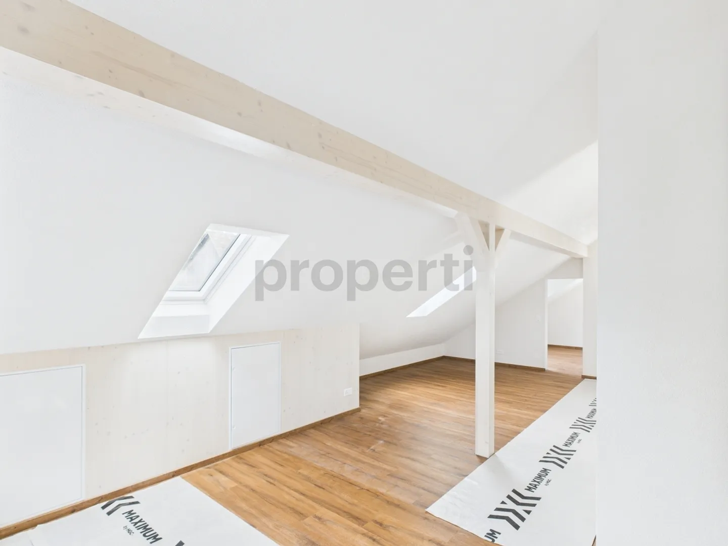 Modern 3.5-room attic apartment in Schleitheim, SG - Photo 6 of 13