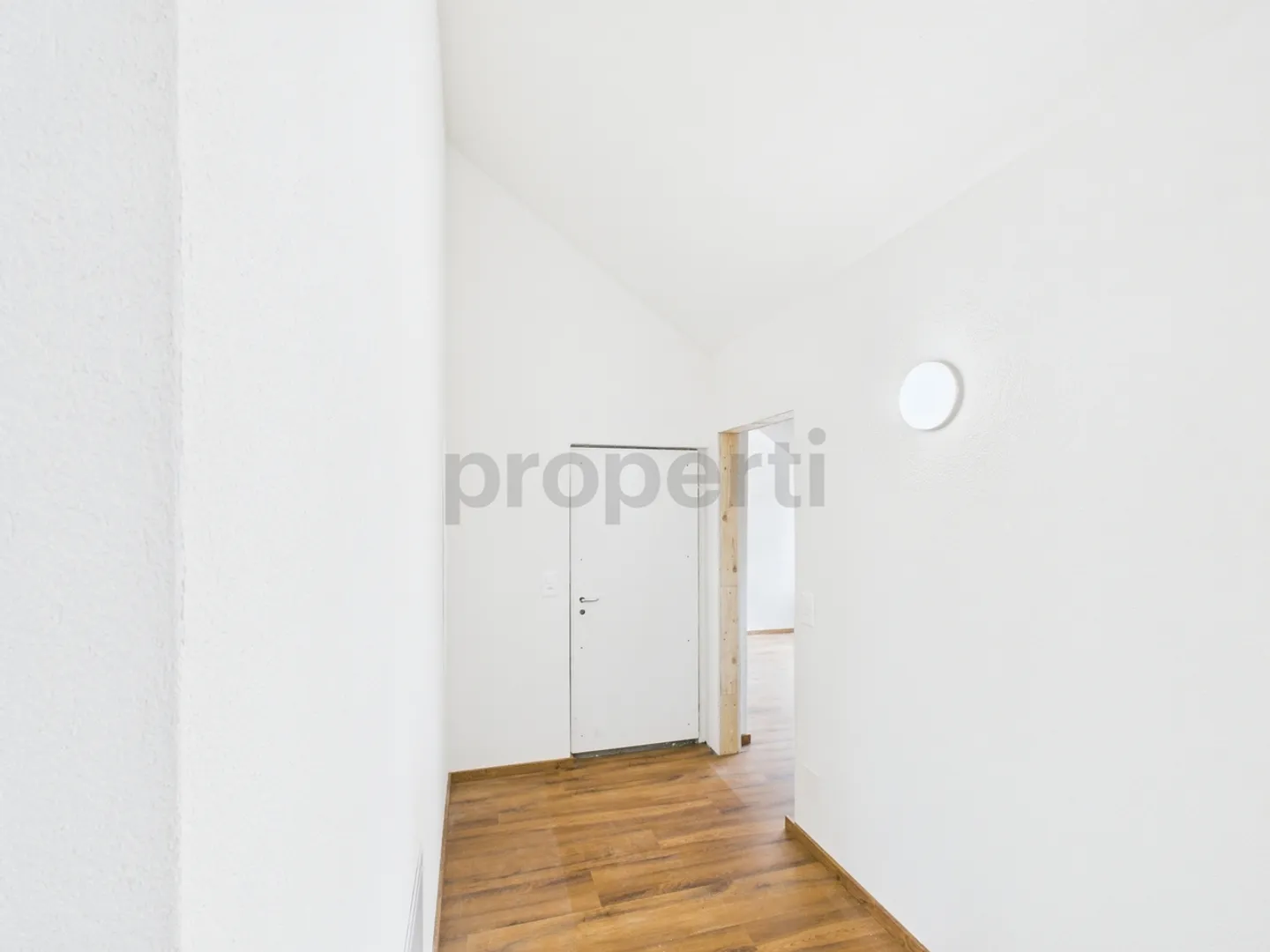 Modern 3.5-room attic apartment in Schleitheim, SG - Photo 9 of 13