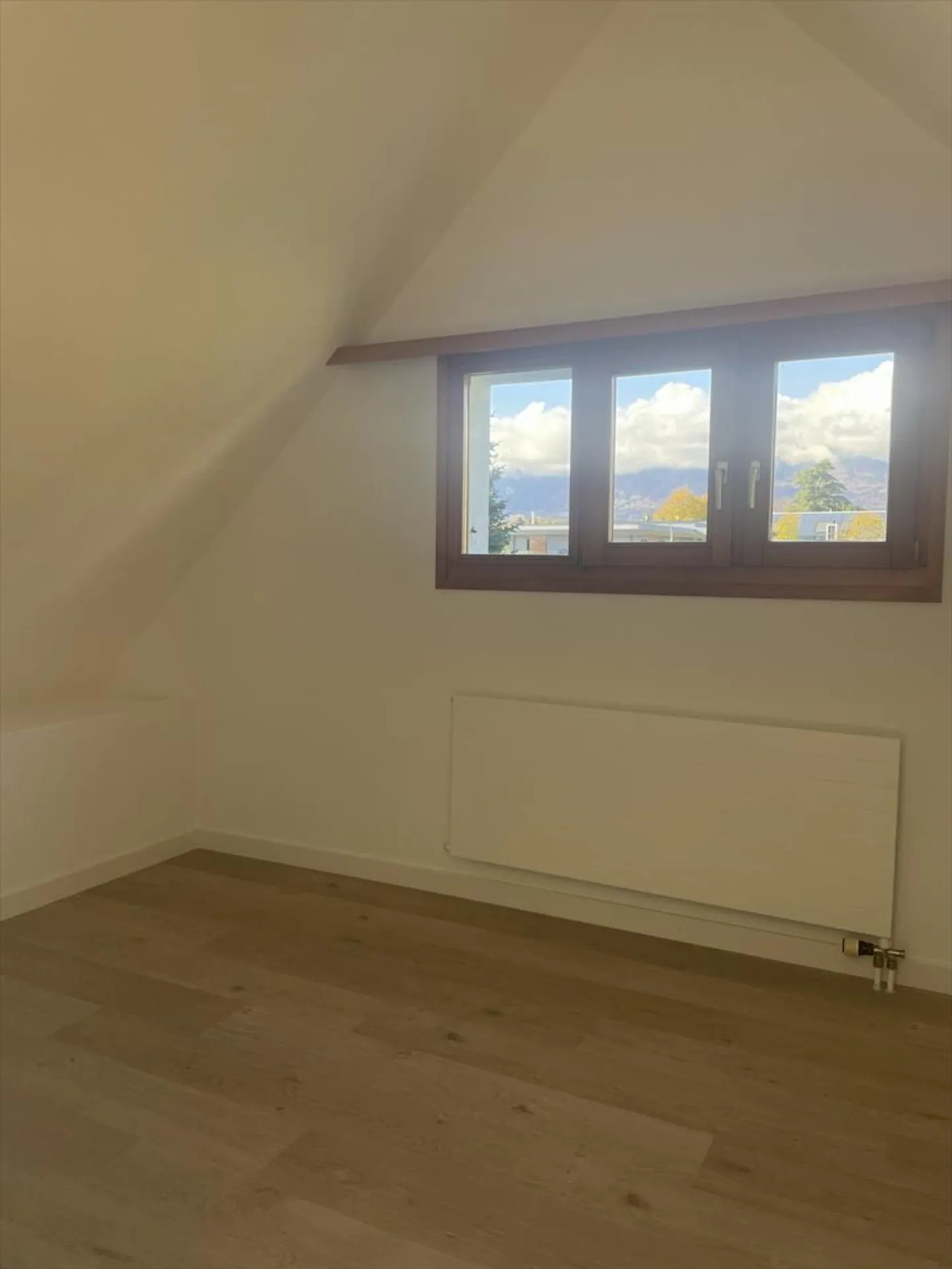 Apartment for rent - Photo 4 of 11