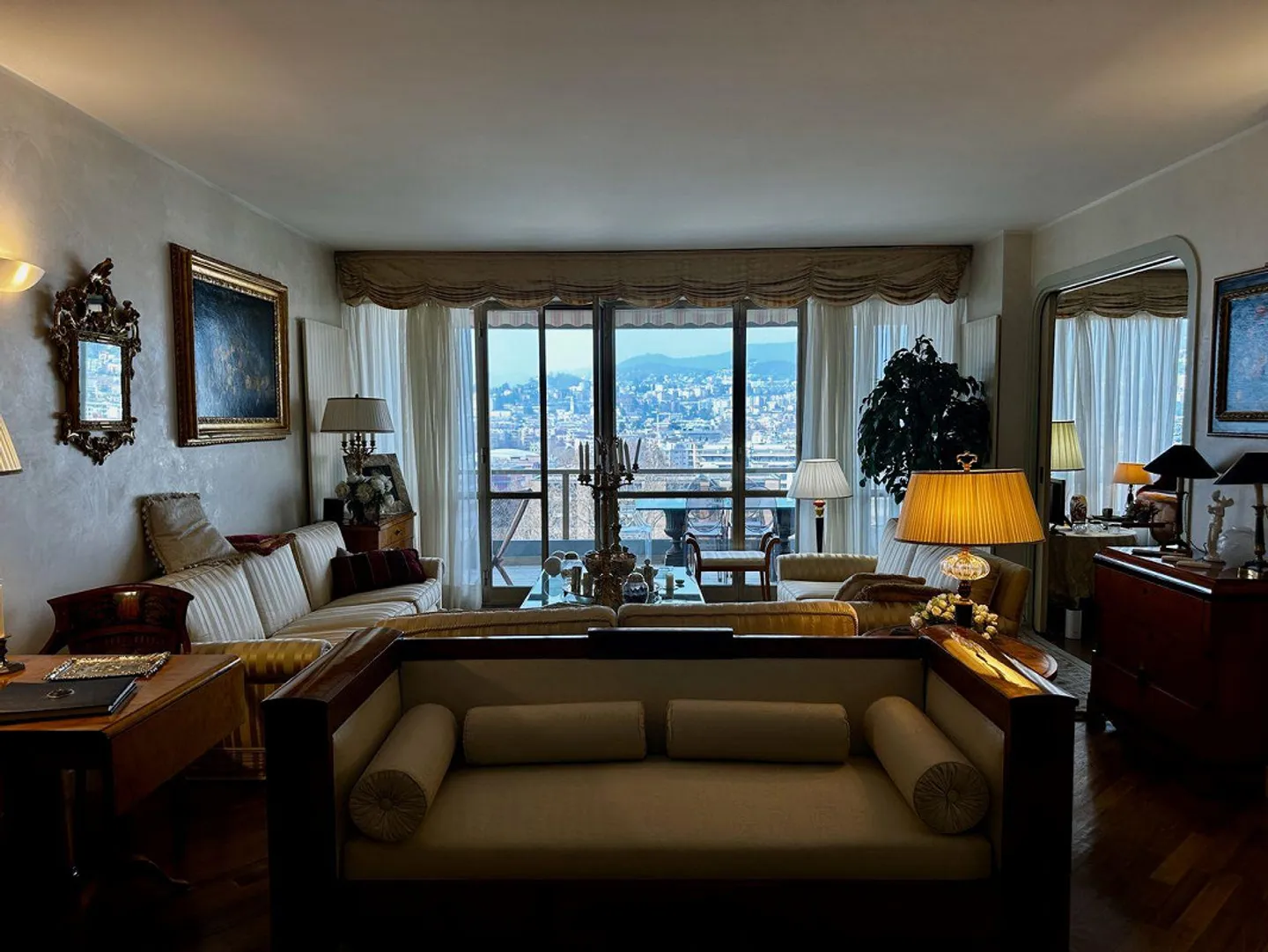 Lugano-Castagnola: Two-level apartment with lake view and separate guest suite - Photo 1 of 13