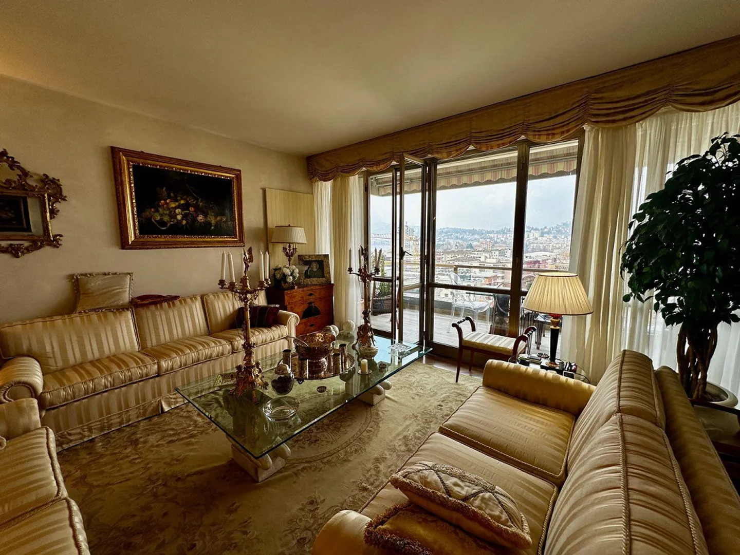 Lugano-Castagnola: Two-level apartment with lake view and separate guest suite - Photo 2 of 13