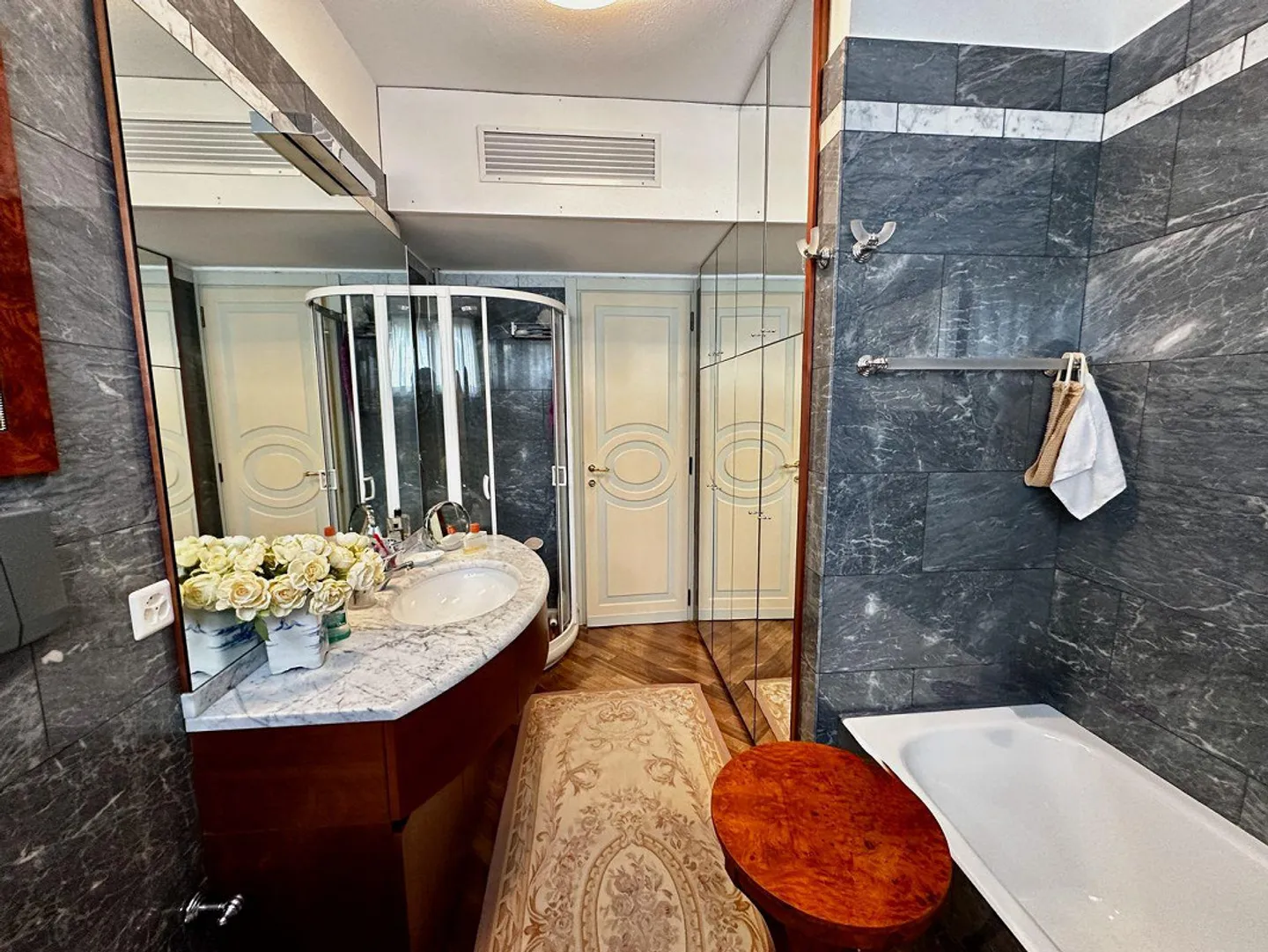 Lugano-Castagnola: Two-level apartment with lake view and separate guest suite - Photo 13 of 13