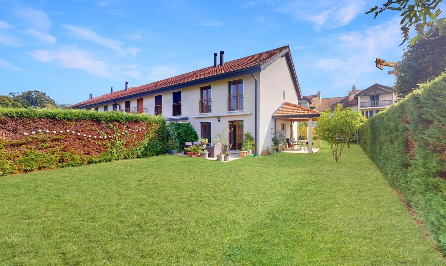Villa élégante avec vue jardin - Photo 1 sur 13