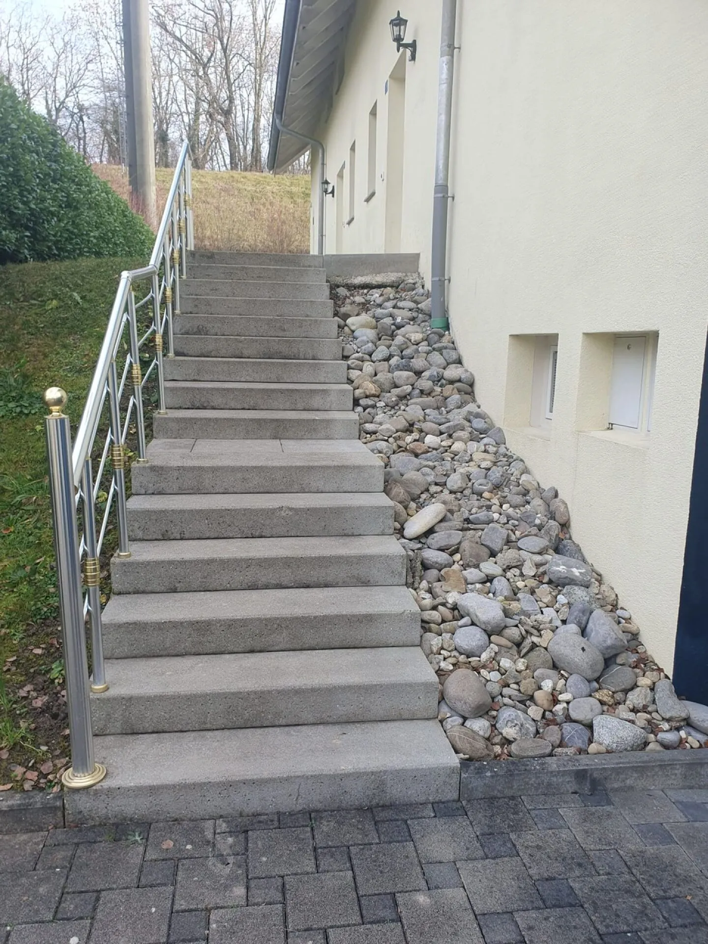 6.5 Double Family House for Sale 1 Garage & 3 Parking Spaces 1,100,000.- - Photo 5 of 14