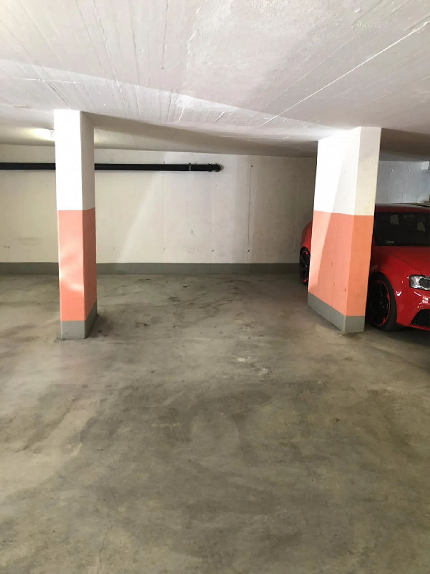 Underground parking space for rent from 01.06.2026 - Photo 1 of 1